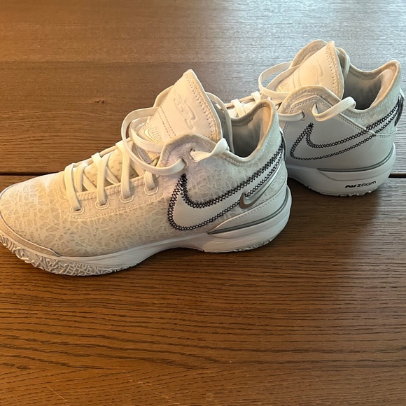 Nike Zoom Lebron NXXT Gen Men's Size 9.5 US - Picture 2 of 7